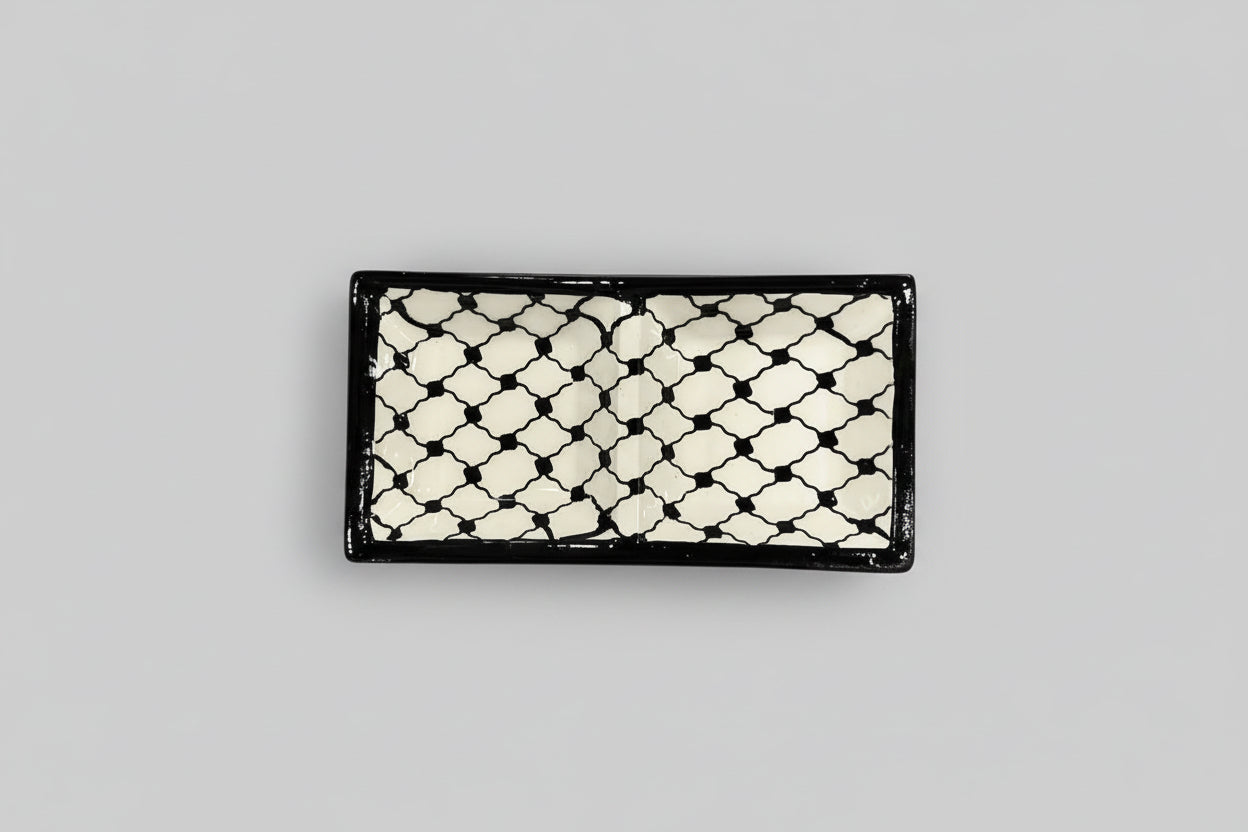 Handgefertigte Keramikplatte für zwei Vorspeisen | Harmonie-Designs aus Kuffiyeh und Olive