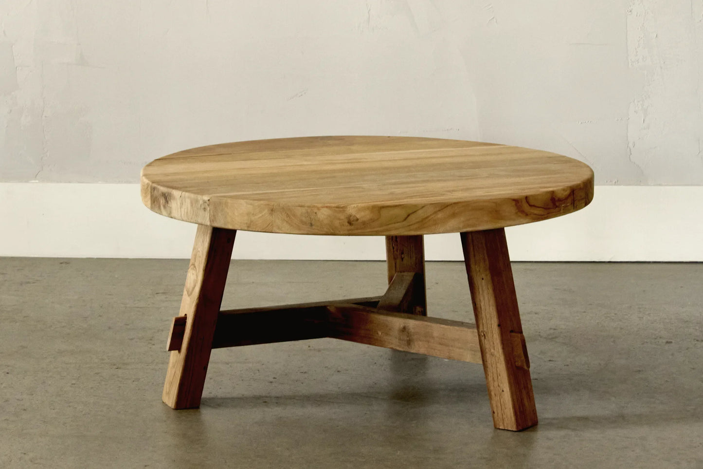 Runder Couchtisch aus Teakholz - Artisan Kollektion