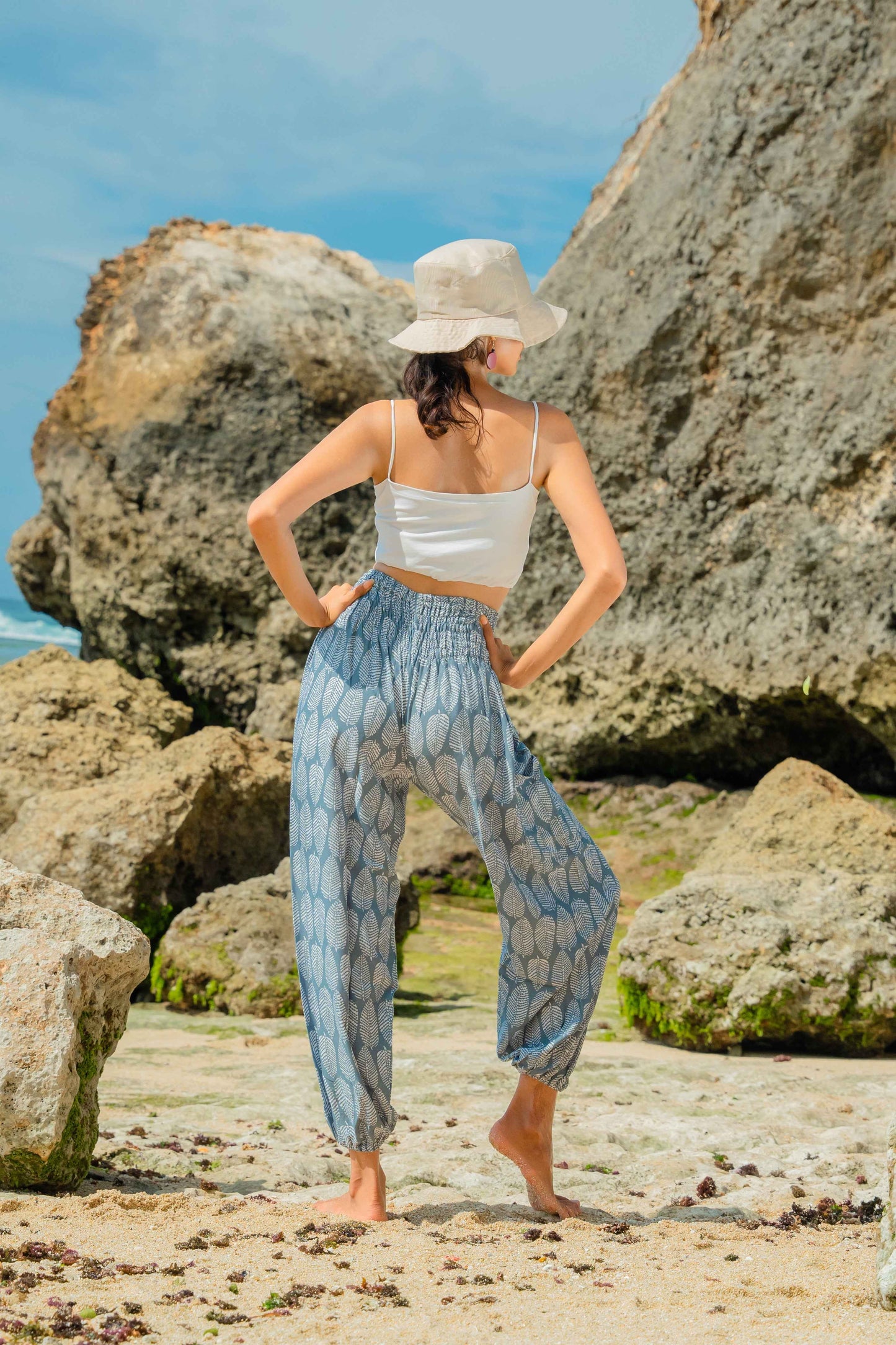 Leaf Print Bali Pants - Grey & White