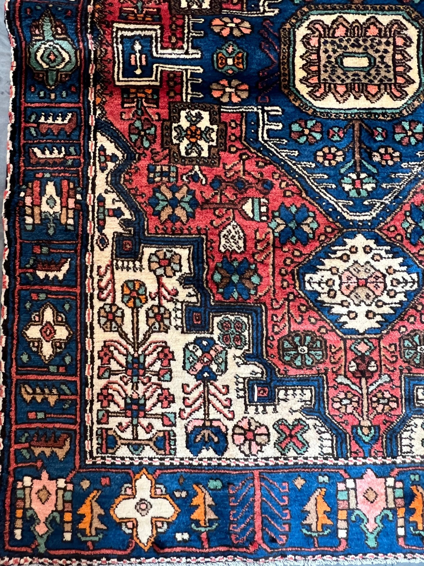Persian Nahavand rug | 4’6” x 6’2”