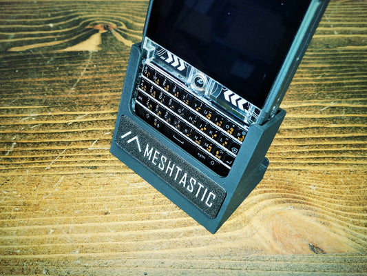 Lilygo T-Deck Plus Desktop Stand — Meshtastic & MeshCore Charging Base