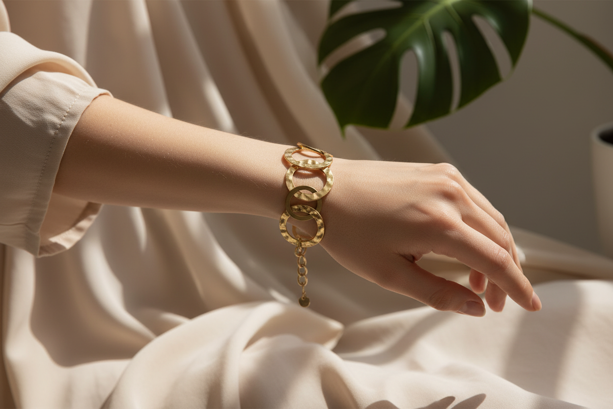 Linked Circle Bracelet - Gold Stainless Steel
