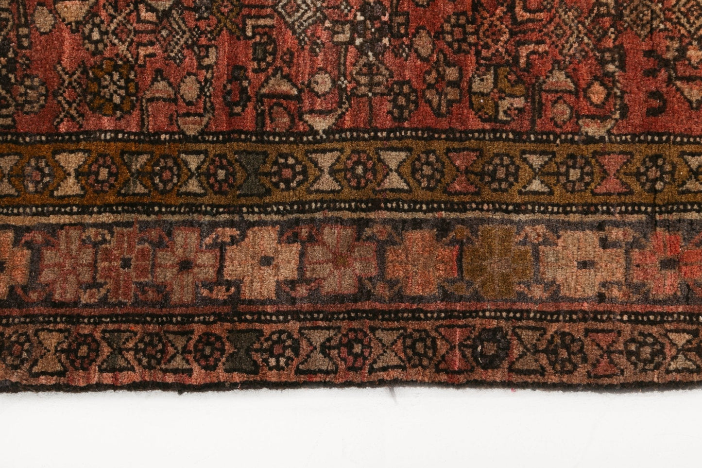 Persian Bidjar Rug | 4' 2" x 5' 9"