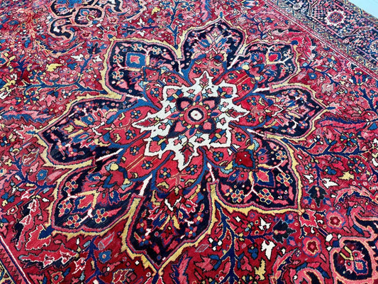 Persian Heriz Rug | 10' x 13' 2"