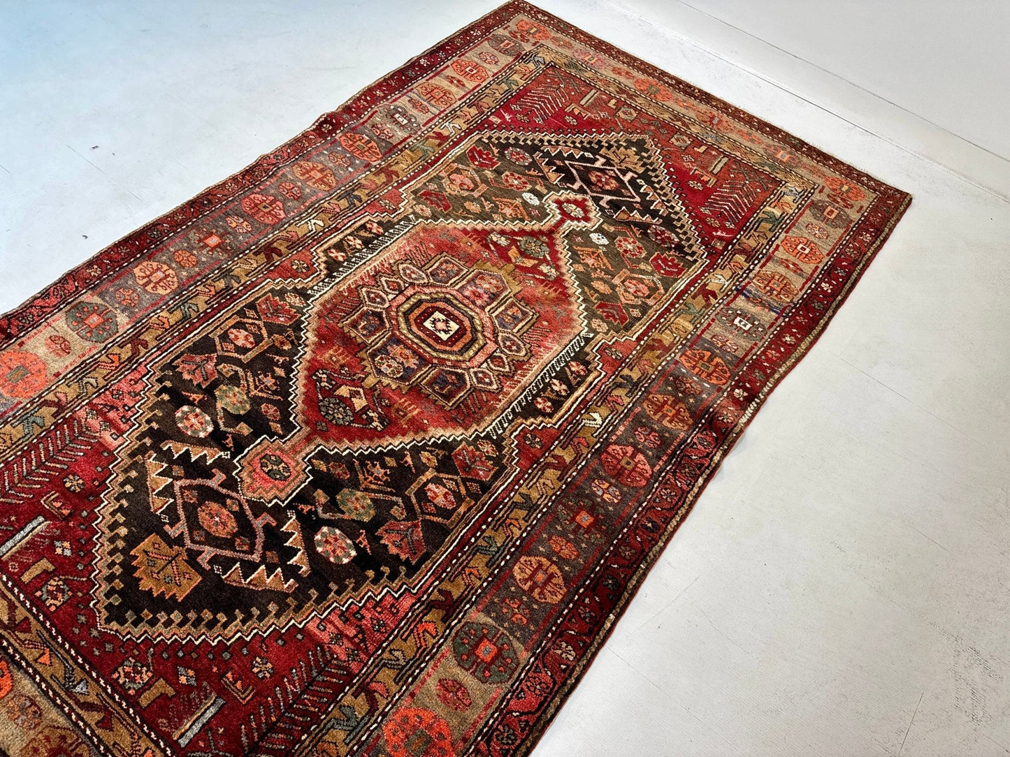Persian Zanjan Rug | 4' 6” x 7' 9"