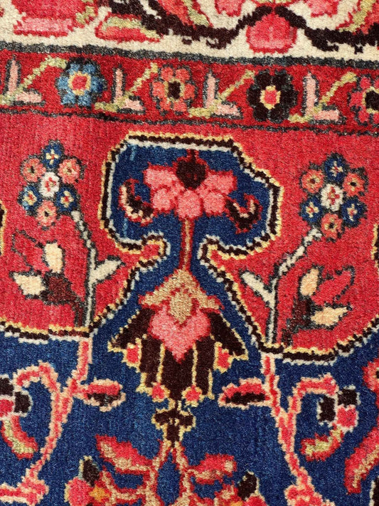 Persian Tafresh Rug | 4' 7" x 6' 5