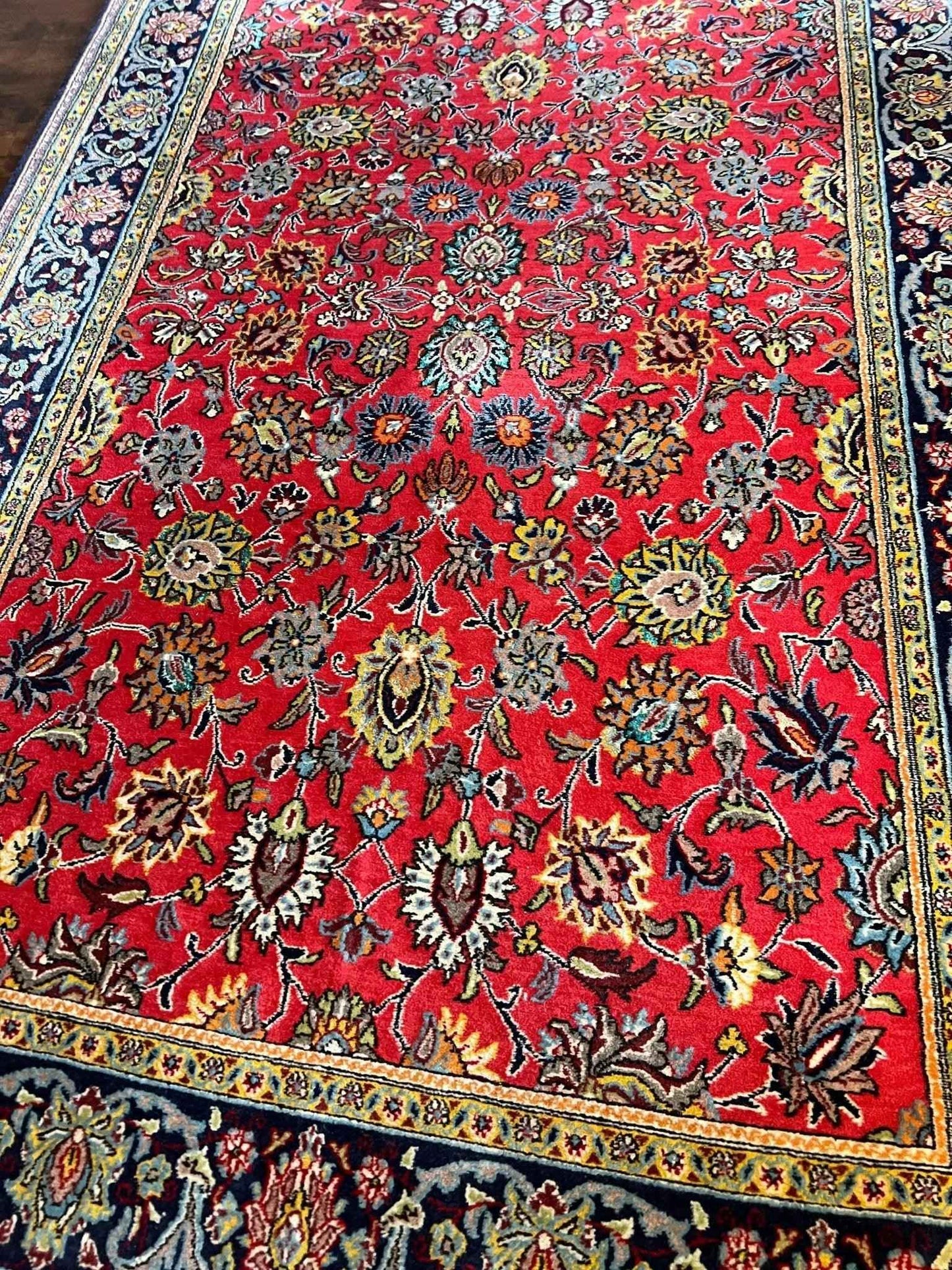 Wool and silk Qum rug|6’7”x4’6”