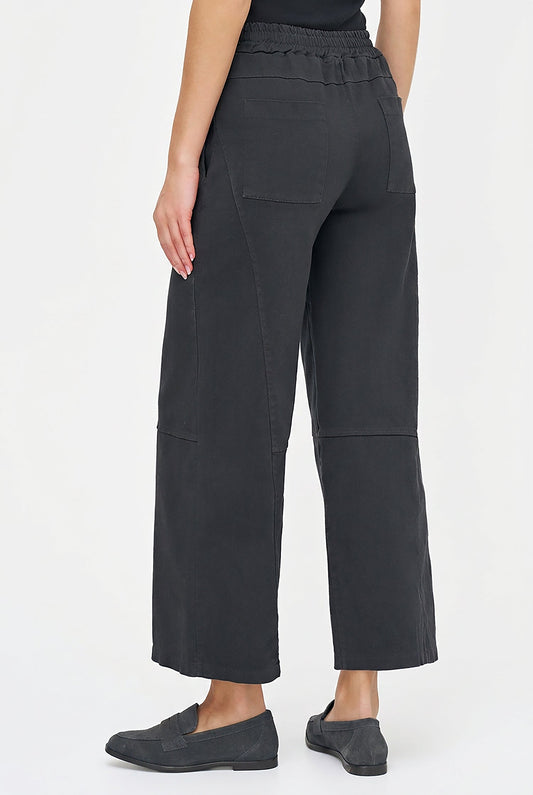 Women's Woven Pull-On Wide-Leg Pants with Back Patch Pockets