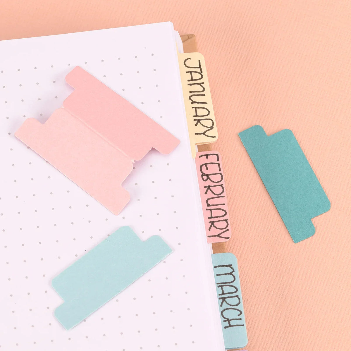 Vaessen Creative • Heavy-Duty Punch Journal / whale tail Tab