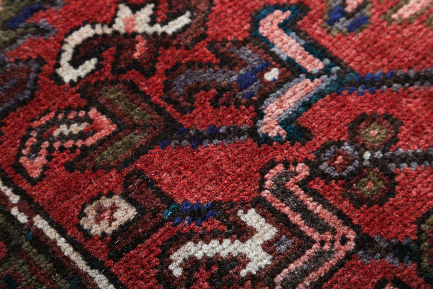 Persian Heriz Rug | 7' 5" x 10' 10"