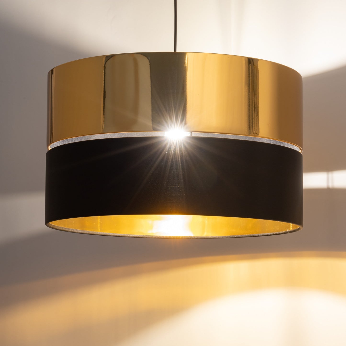 HILTON Black & Gold Pendant Ceiling Light Fixture for Kitchen Island, Dining Room & Living Room – Modern Luxury Lighting - AURABAGS SHOP