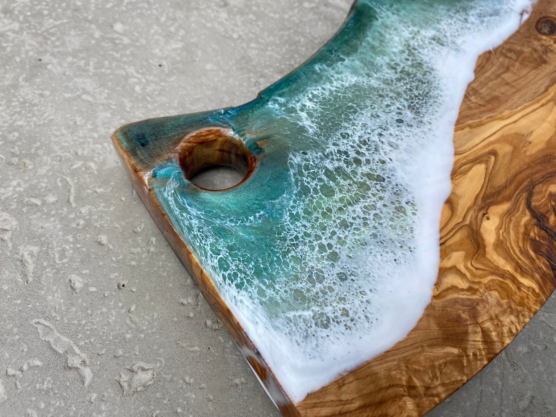 Olive Wood Charcuterie Board - AURABAGS SHOP