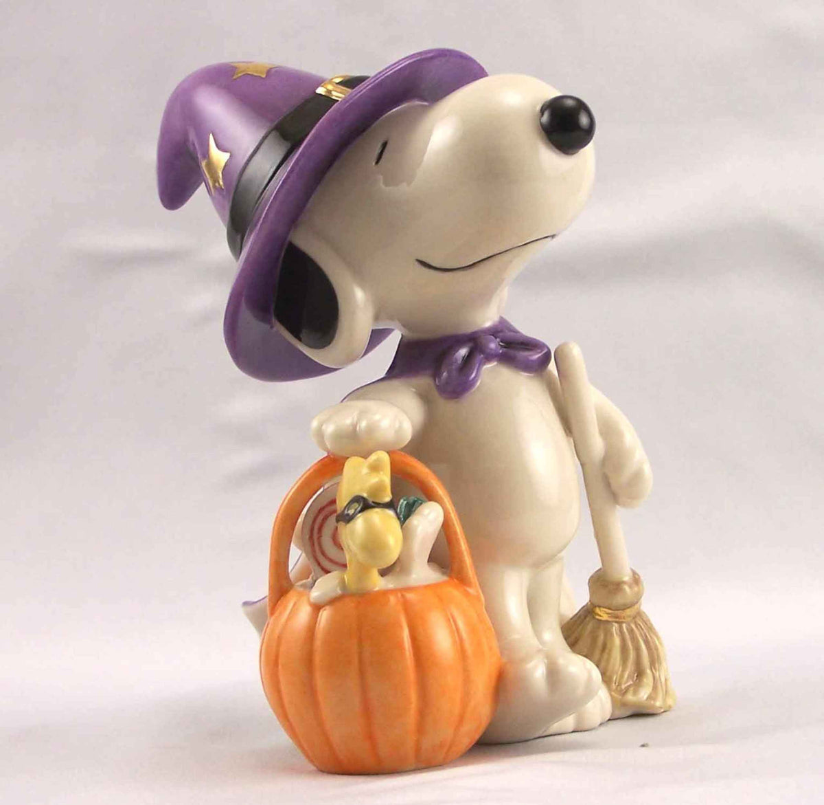 Lenox Peanuts Snoopy Bewitching Treats Halloween Figurine, 4.38-in