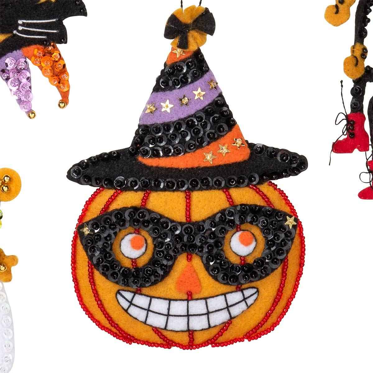 Bucilla 89276E Felt Applique Ornament Kit, Vintage Halloween, Set of 6