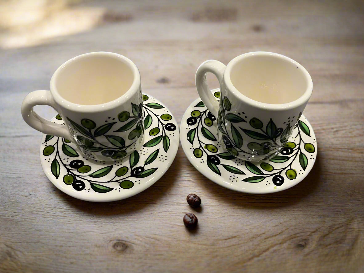 Handgemachte Keramik-Espressotasse mit Untertasse