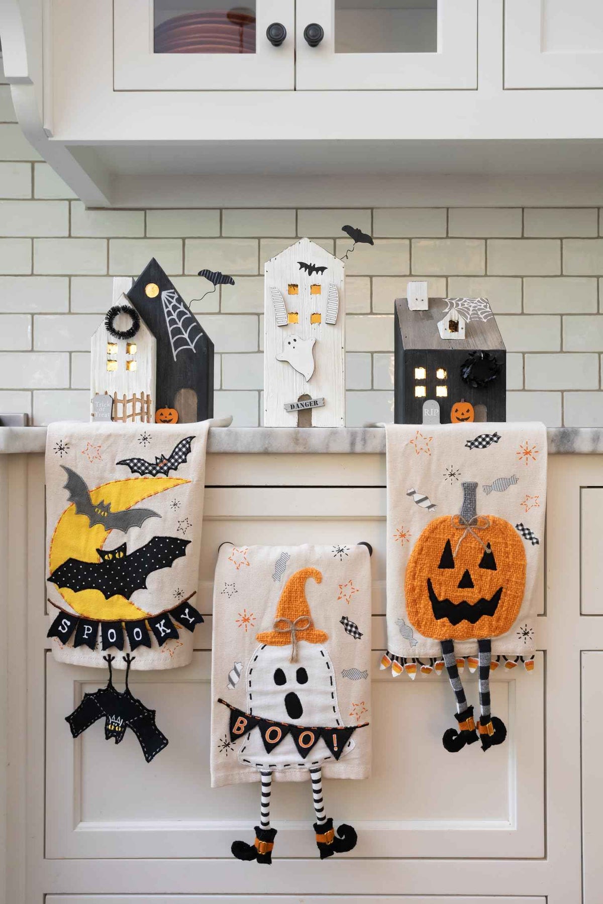 Mud Pie Dangle Leg Towel, Pumpkin, 10.5" x 7"