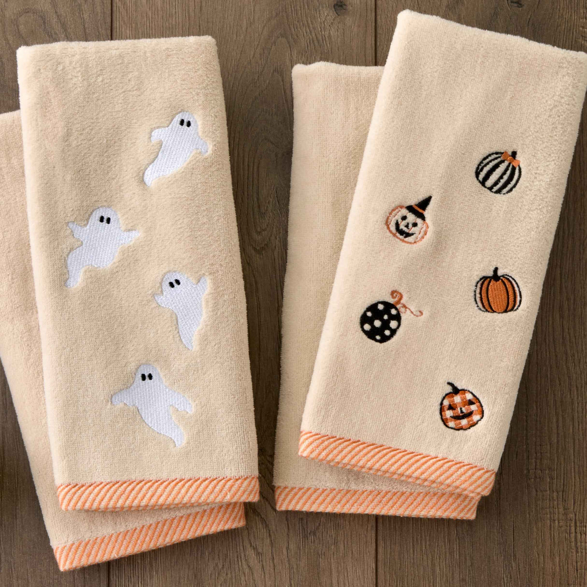 SKL Home Halloween Tossed Pumpkins Hand Towel 2 pc Set for Bath/Kitchen/Bar & Gift