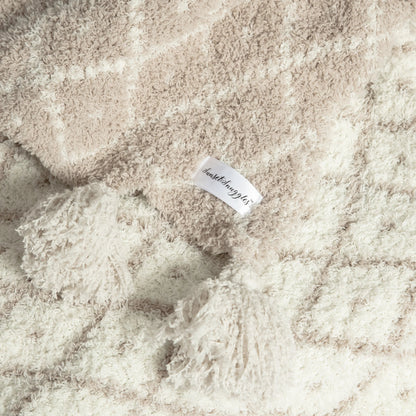 Rainy Day & Baby's Breath Diamond Point 2.0 with Tassels Print Extended Throw