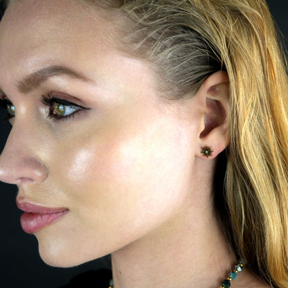 AMNISTY: 'Brilliant Star' Zirconia Stud Earrings Gold