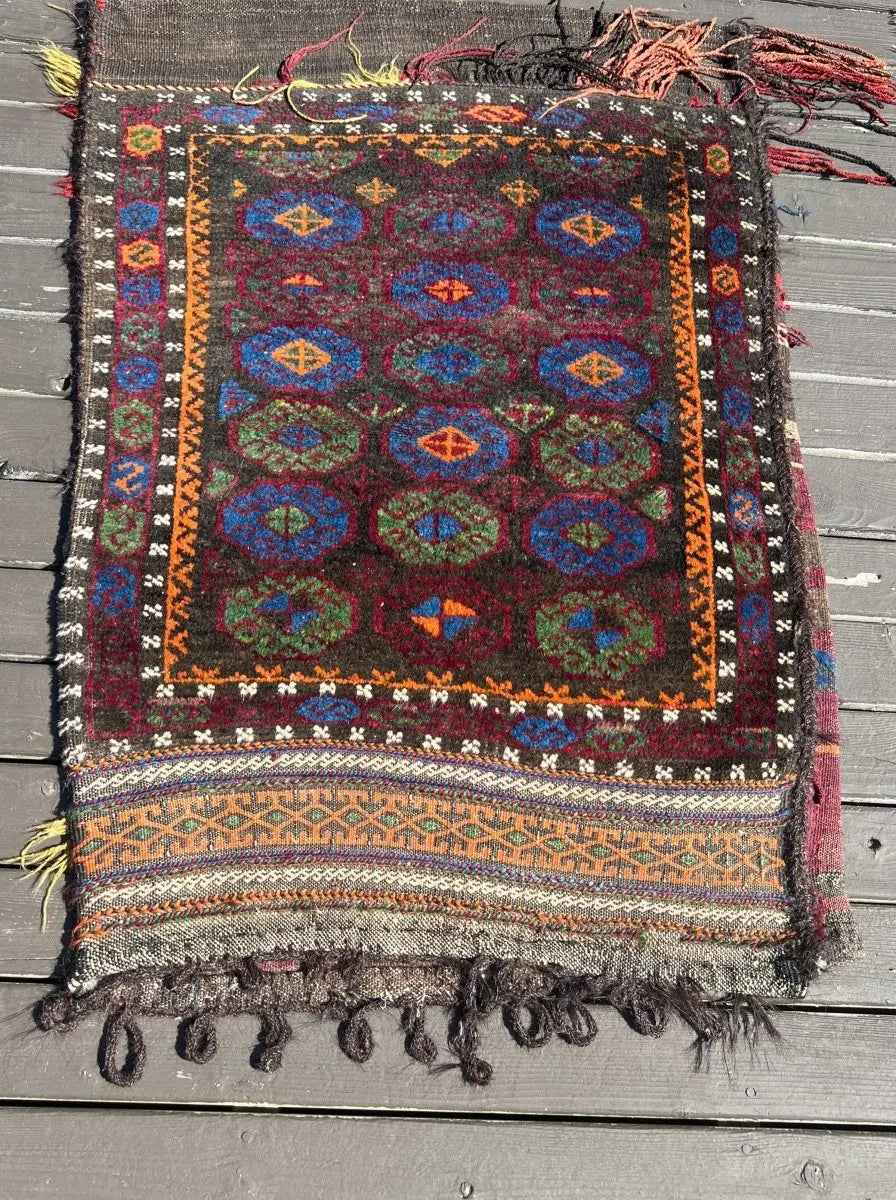Antique Baluch Saddlebag  | 2' 7" x 3' 11"