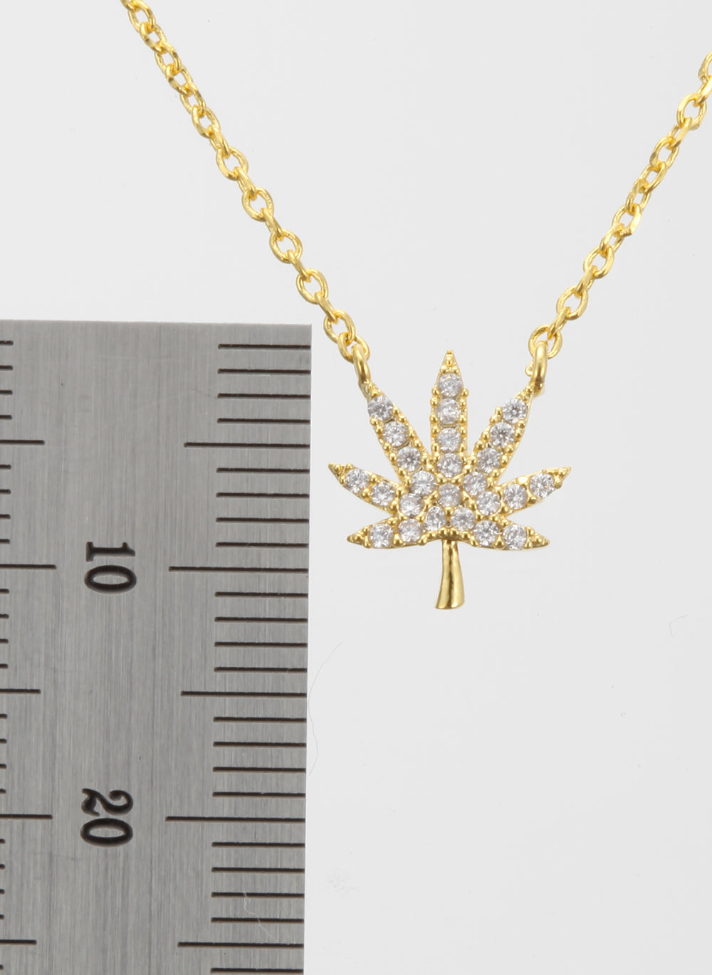 SILVER CANNABIS LEAF NECKLACE