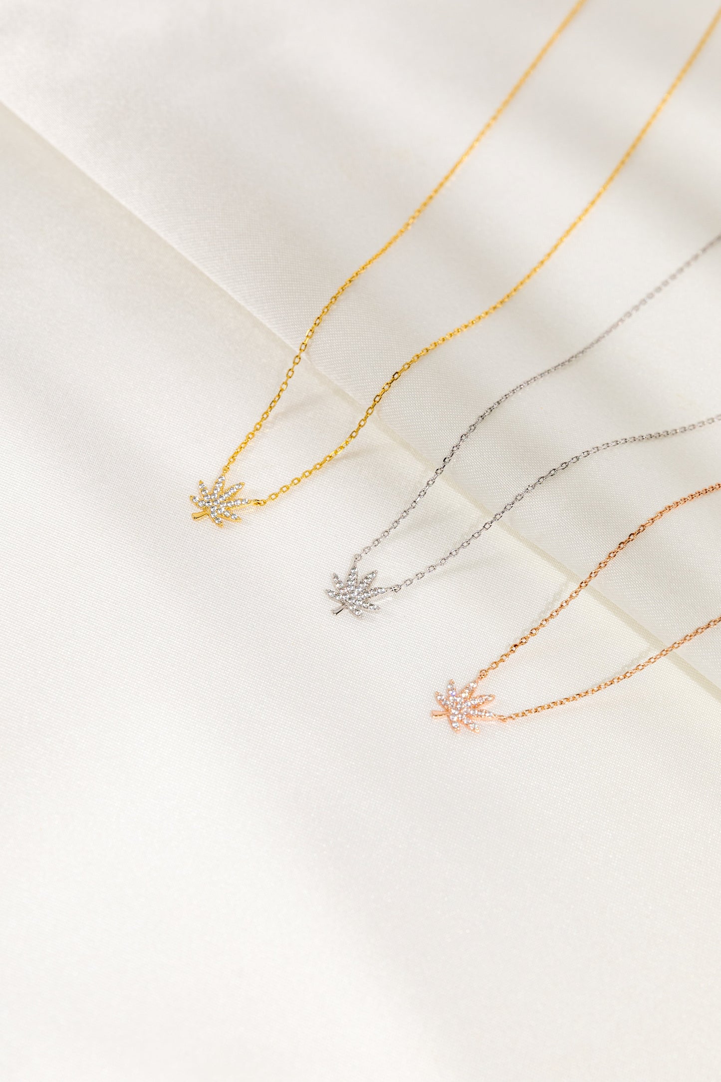 ROSE GOLD CANNABIS LEAF NECKLACE