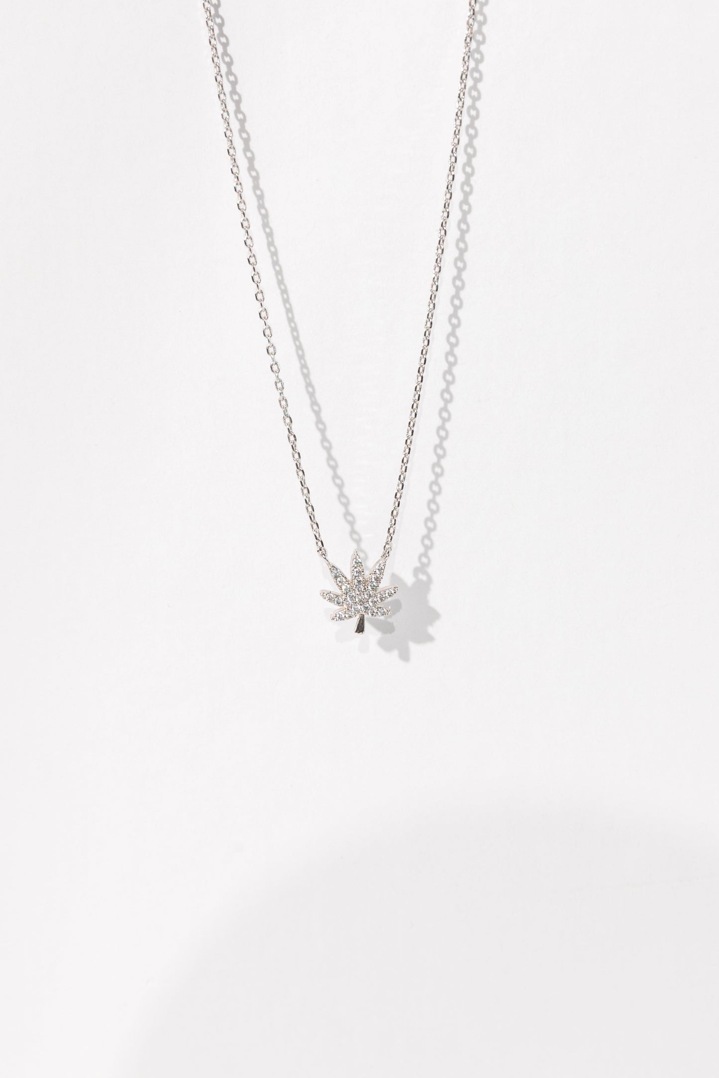 SILVER CANNABIS LEAF NECKLACE