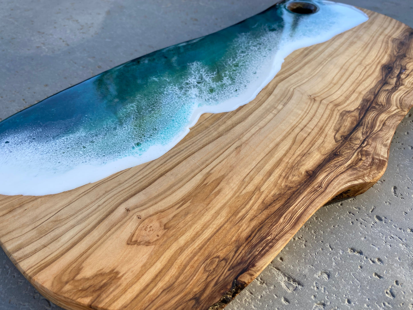 Olive Wood Charcuterie Board - AURABAGS SHOP