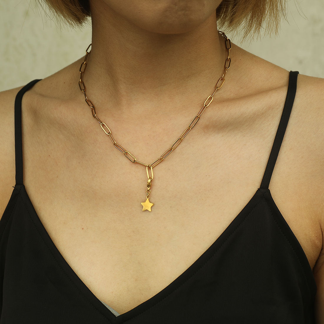 AVERY Charm Necklace Gold