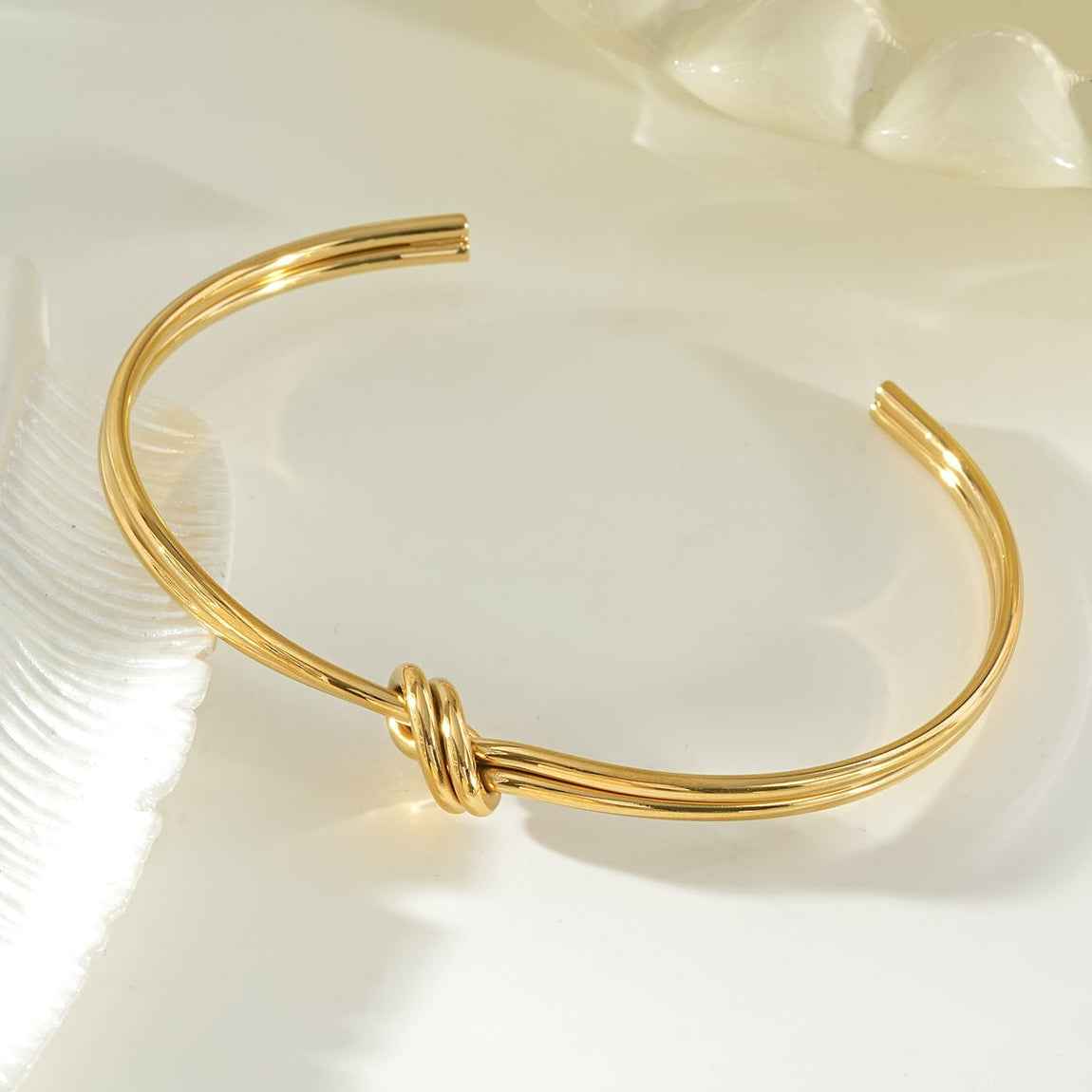 VANDA Gold: Modern Double Strand Metal Knot Bracelet