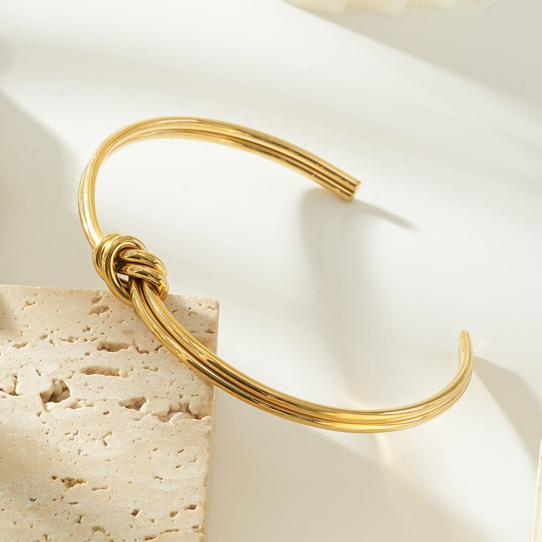 VANDA Gold: Modern Double Strand Metal Knot Bracelet