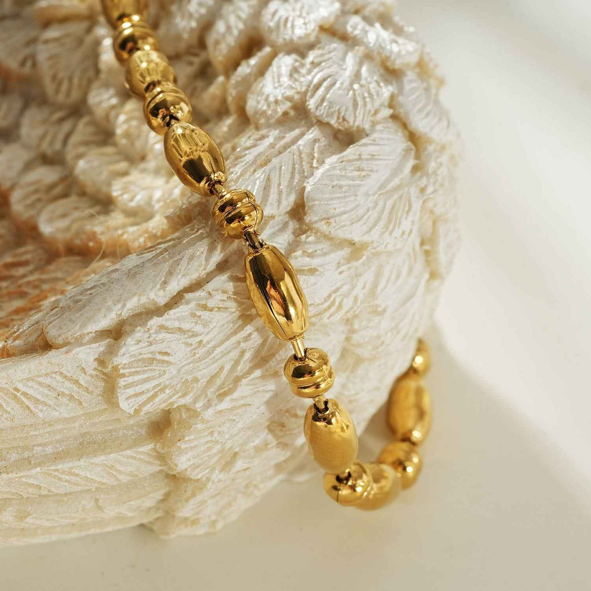 ADIATA Gold: Polished Oval Bead Bracelet – Sculpted Statement Jewellery