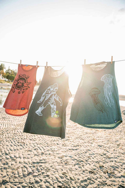 HUMMINGBIRD - Women's Relaxed Tank - Rust