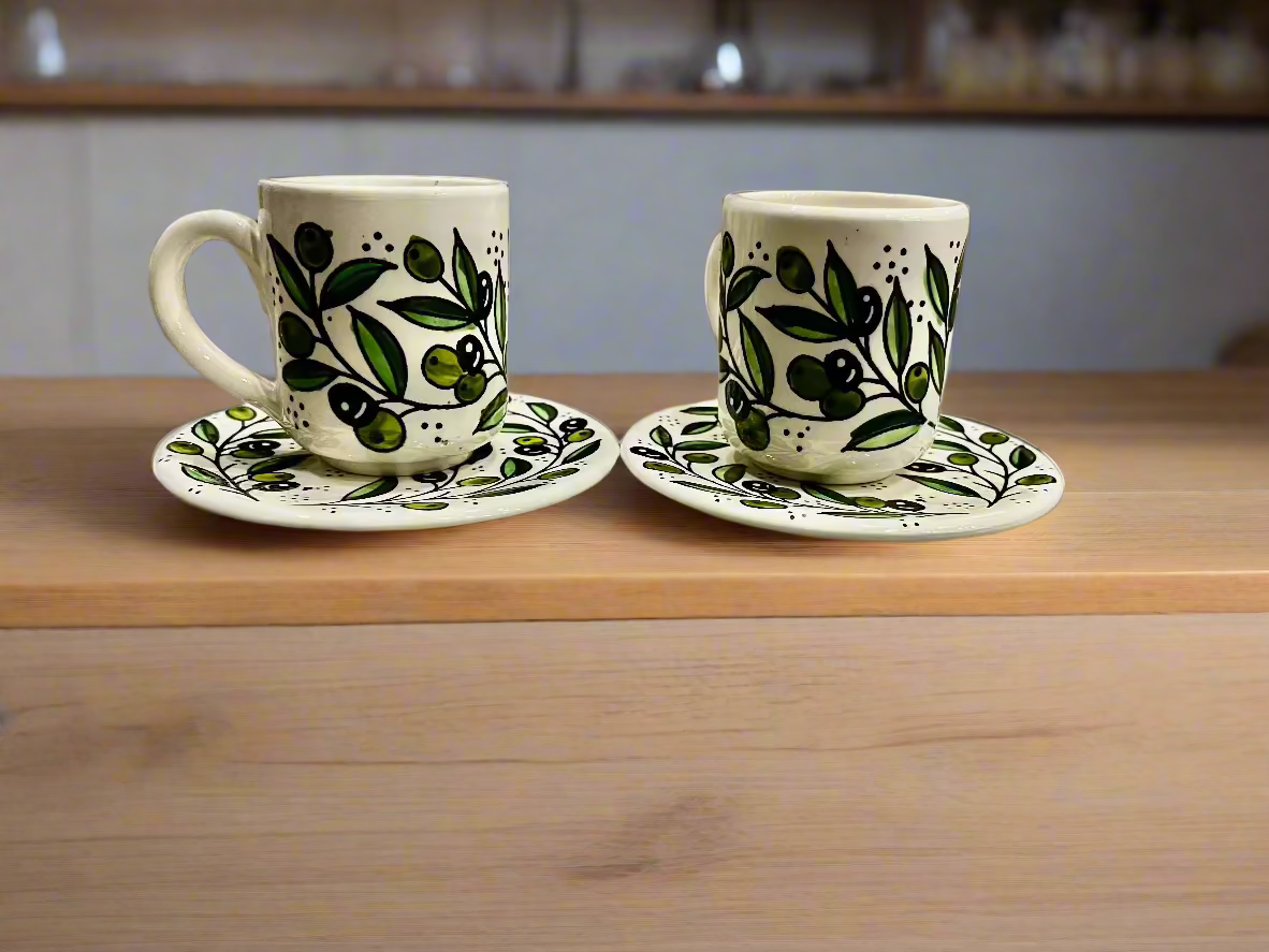 Handgemachte Keramik-Espressotasse mit Untertasse