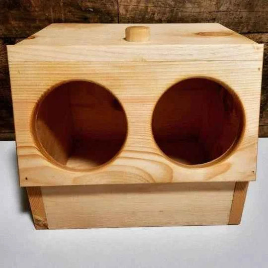 Double Hole Hay Feeding Station