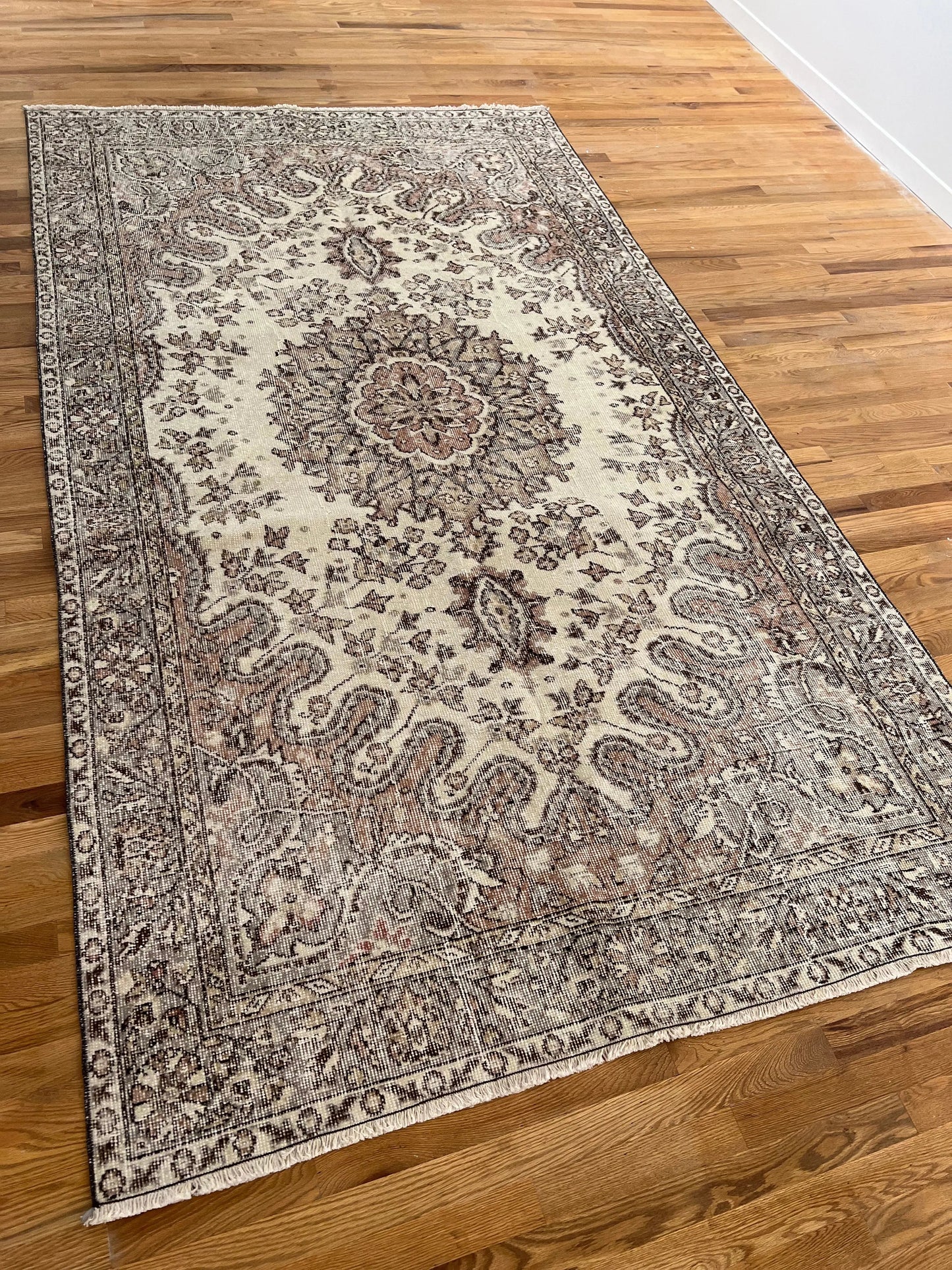 Vintage Turkish Oushak Rug | 9’ 4” x 5’ 5”