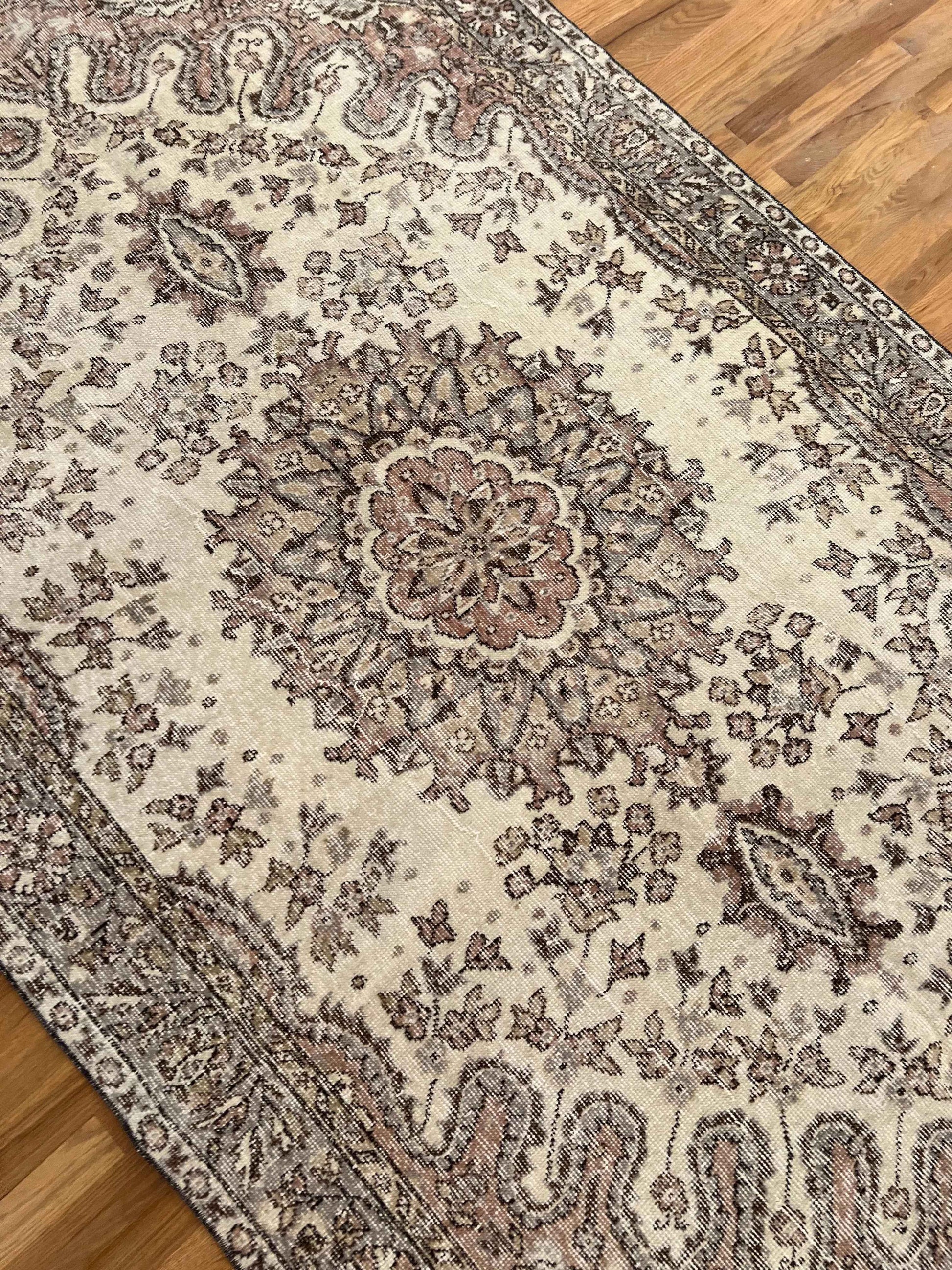 Vintage Turkish Oushak Rug | 9’ 4” x 5’ 5”