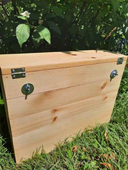 Mounted Hay Feeder for Rabbits & Guinea Pigs