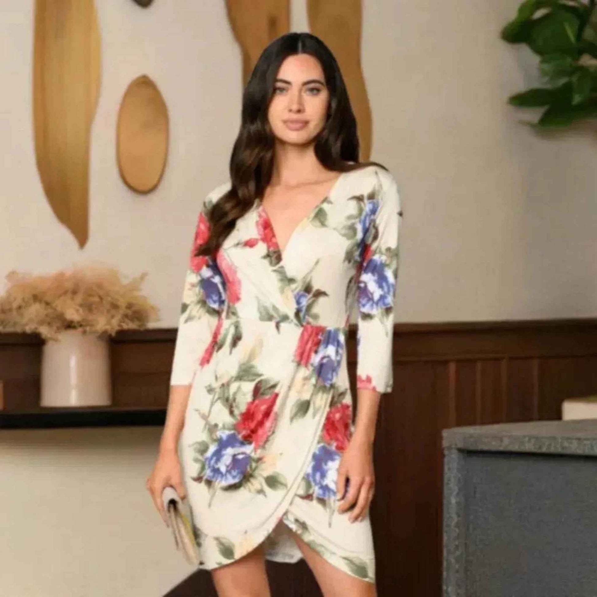Robe cache coeur col V