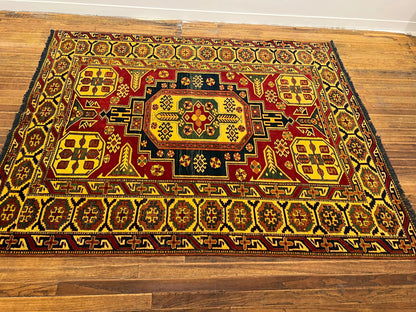 Kazak Rug | 6’ 9” x 5’ 5”