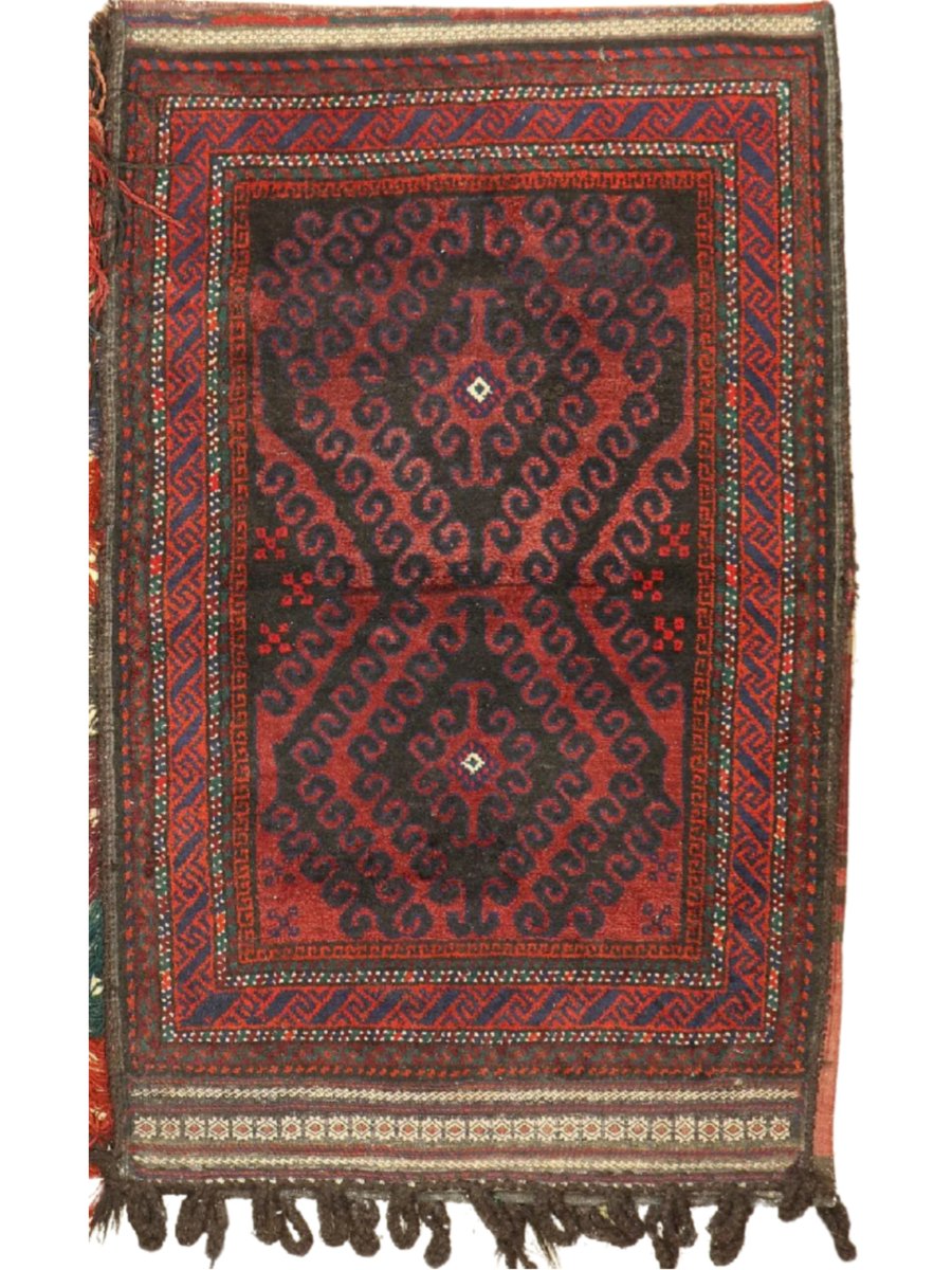 Antique Baluch Saddlebag | 2' 7" x 3' 11"