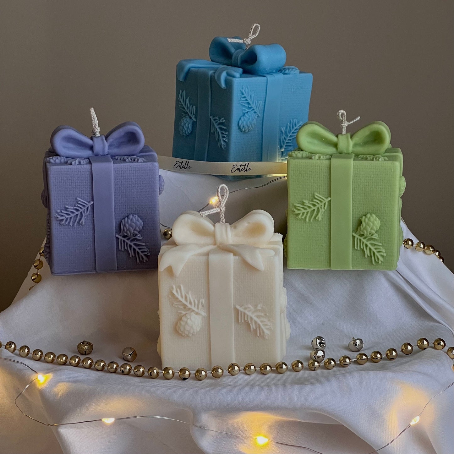 Weihnachtsgeschenkbox Kerze | Handgegossene Sojawachskerze | Festliche Dekoration