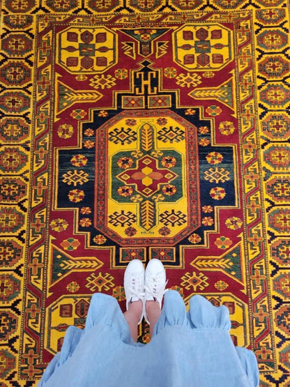 Kazak Rug | 6’ 9” x 5’ 5”