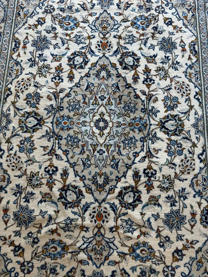 Perisan Kashan Rug | 4' 10" x 7' 10"