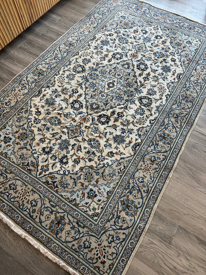 Perisan Kashan Rug | 4' 10" x 7' 10"