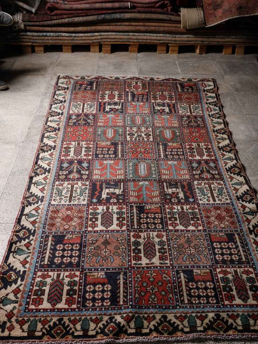 Persian Bakhtiar Rug | 4' 3" x 8' 6"