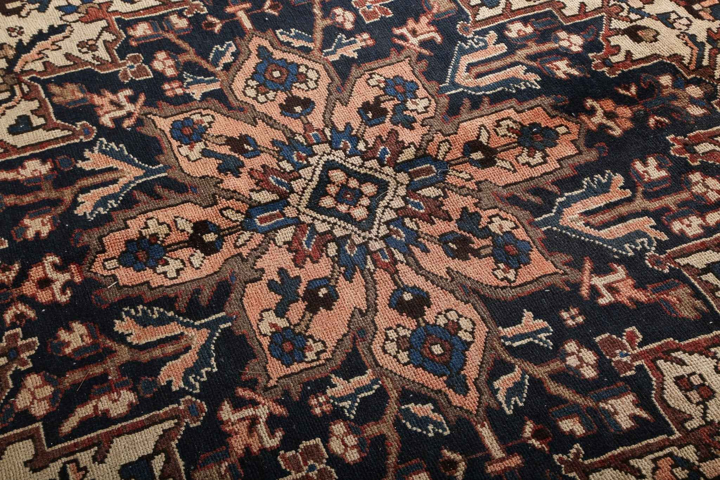 Persian Bakhtiari Rug | 9' 10" x 12' 9"