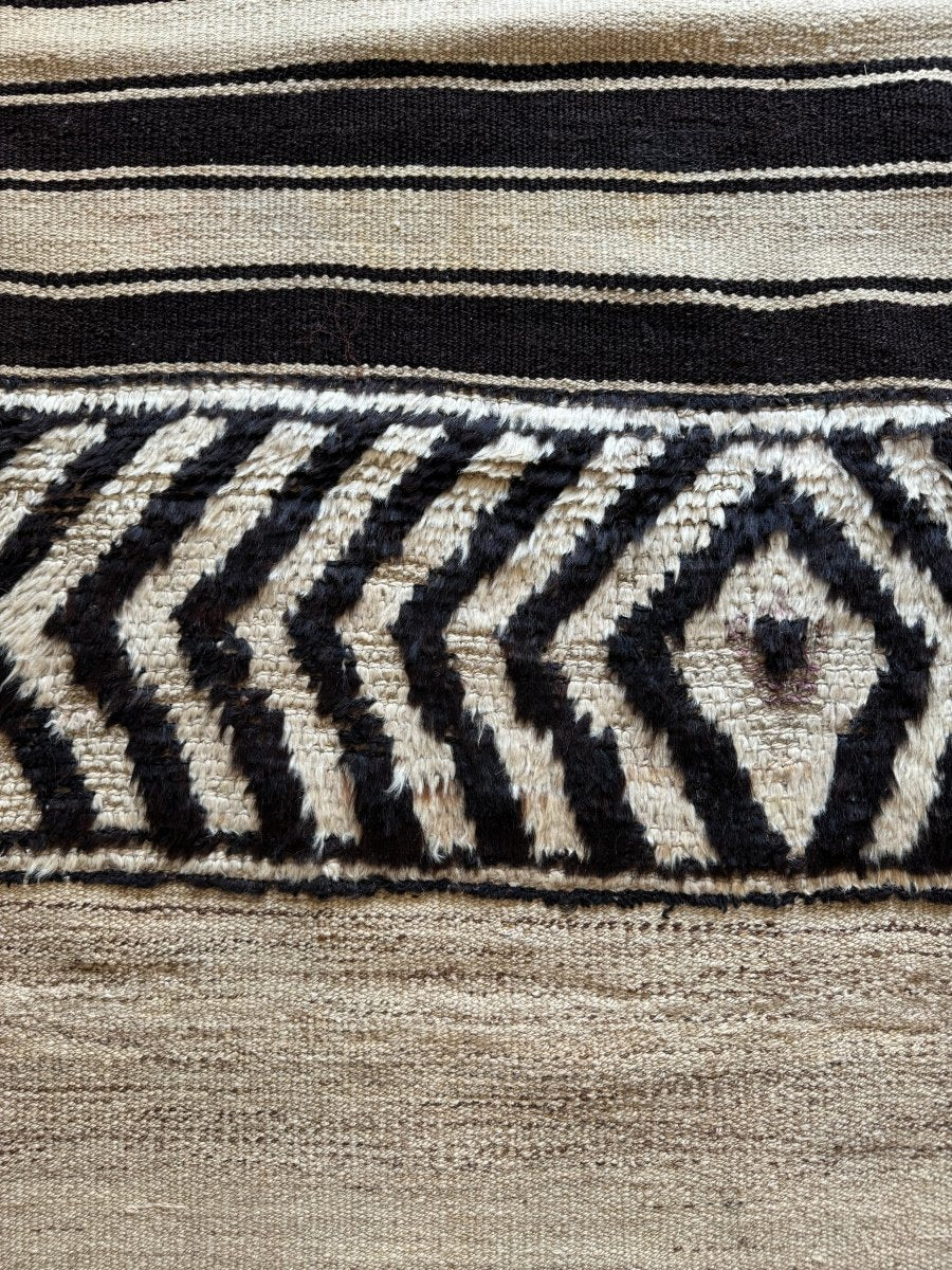 Persian Bakhtiyar Kilim | 3' 4" x 7' 4"