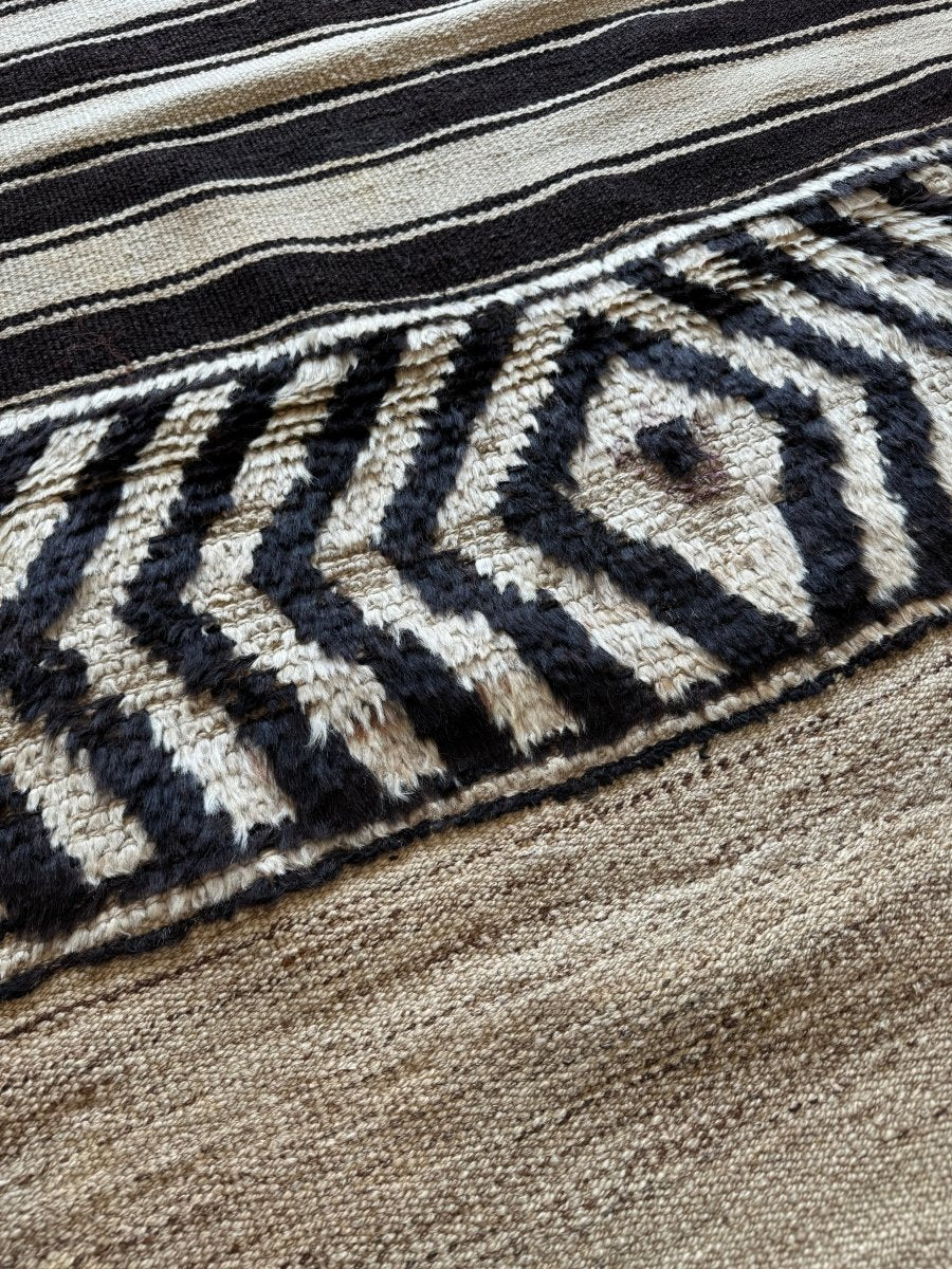 Persian Bakhtiyar Kilim | 3' 4" x 7' 4"