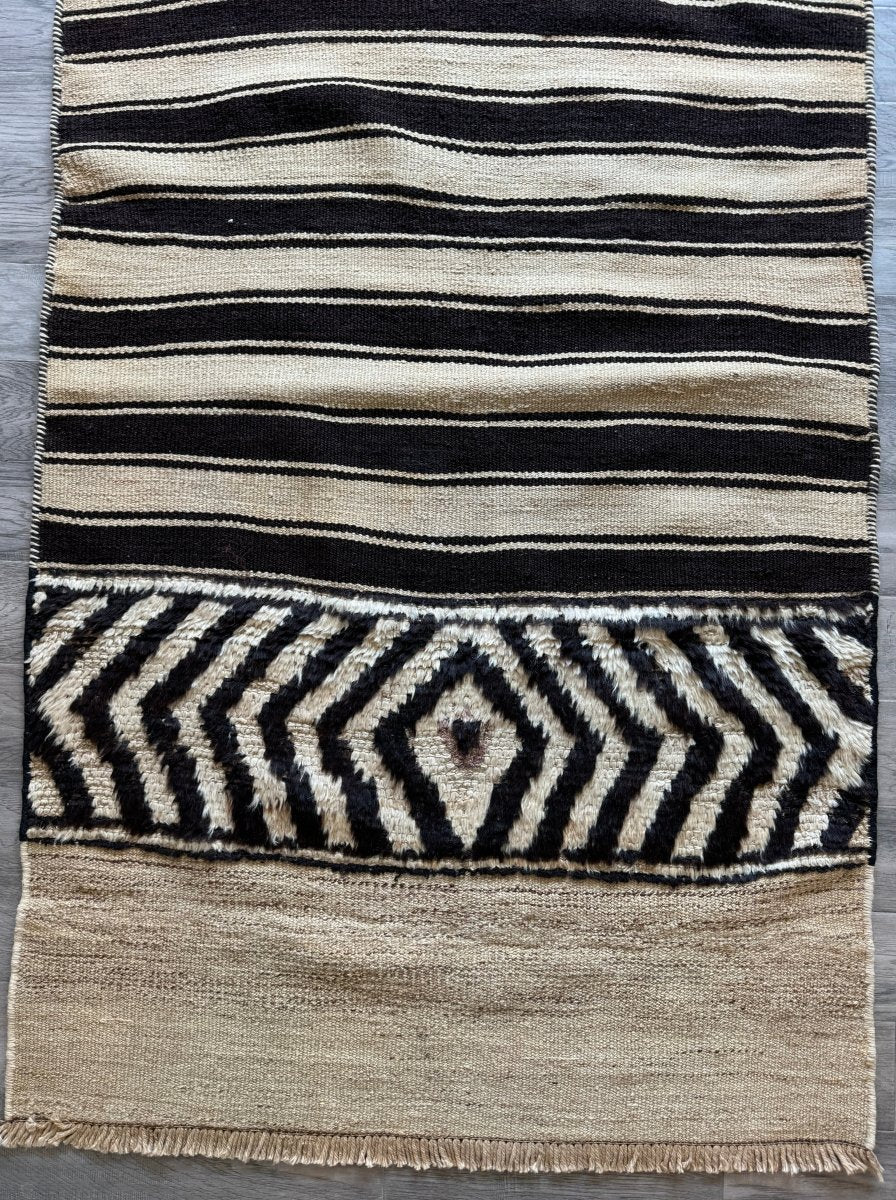 Persian Bakhtiyar Kilim | 3' 4" x 7' 4"